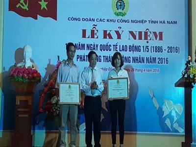 Hồng Hà nhận bằng khen của Liên đoàn lao động tỉnh